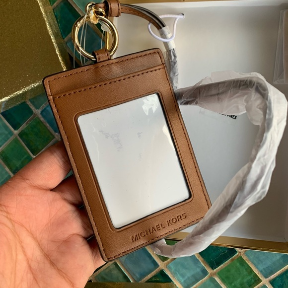 New MK gift set 🎁 - Picture 3 of 6